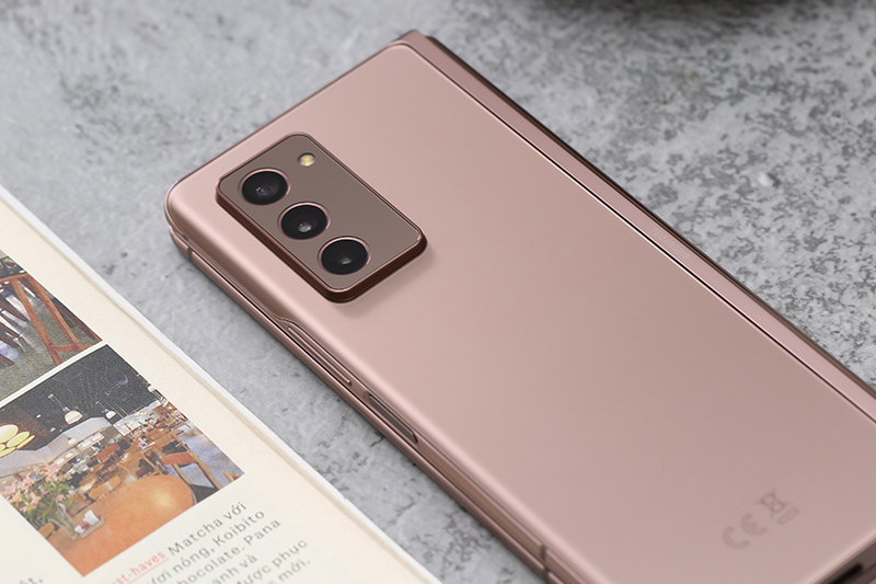 Gam màu vàng đồng mới ấn tượng | Galaxy Z Fold 2